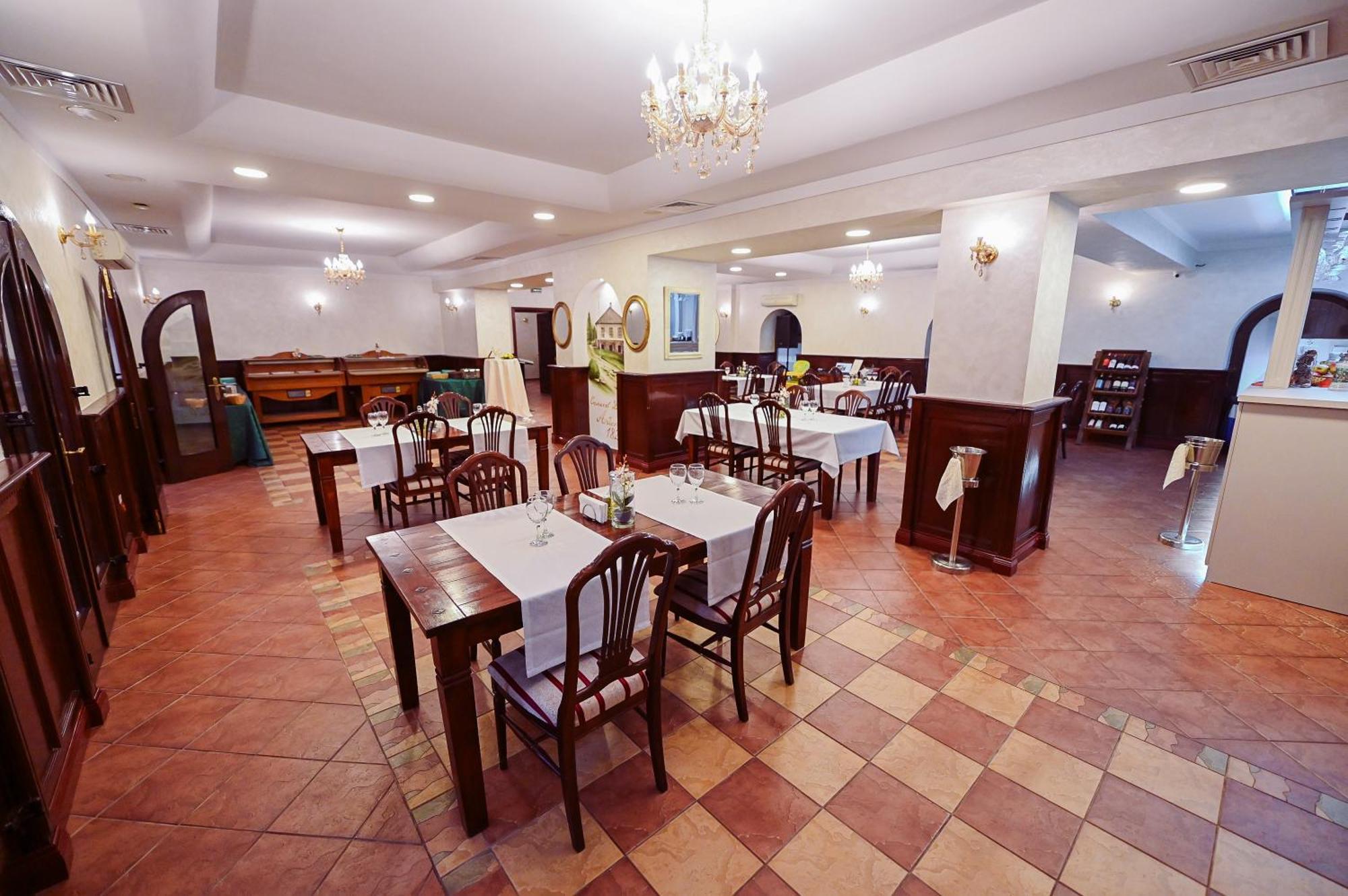 Hotel Conacul Domnesc Scheia Exterior foto
