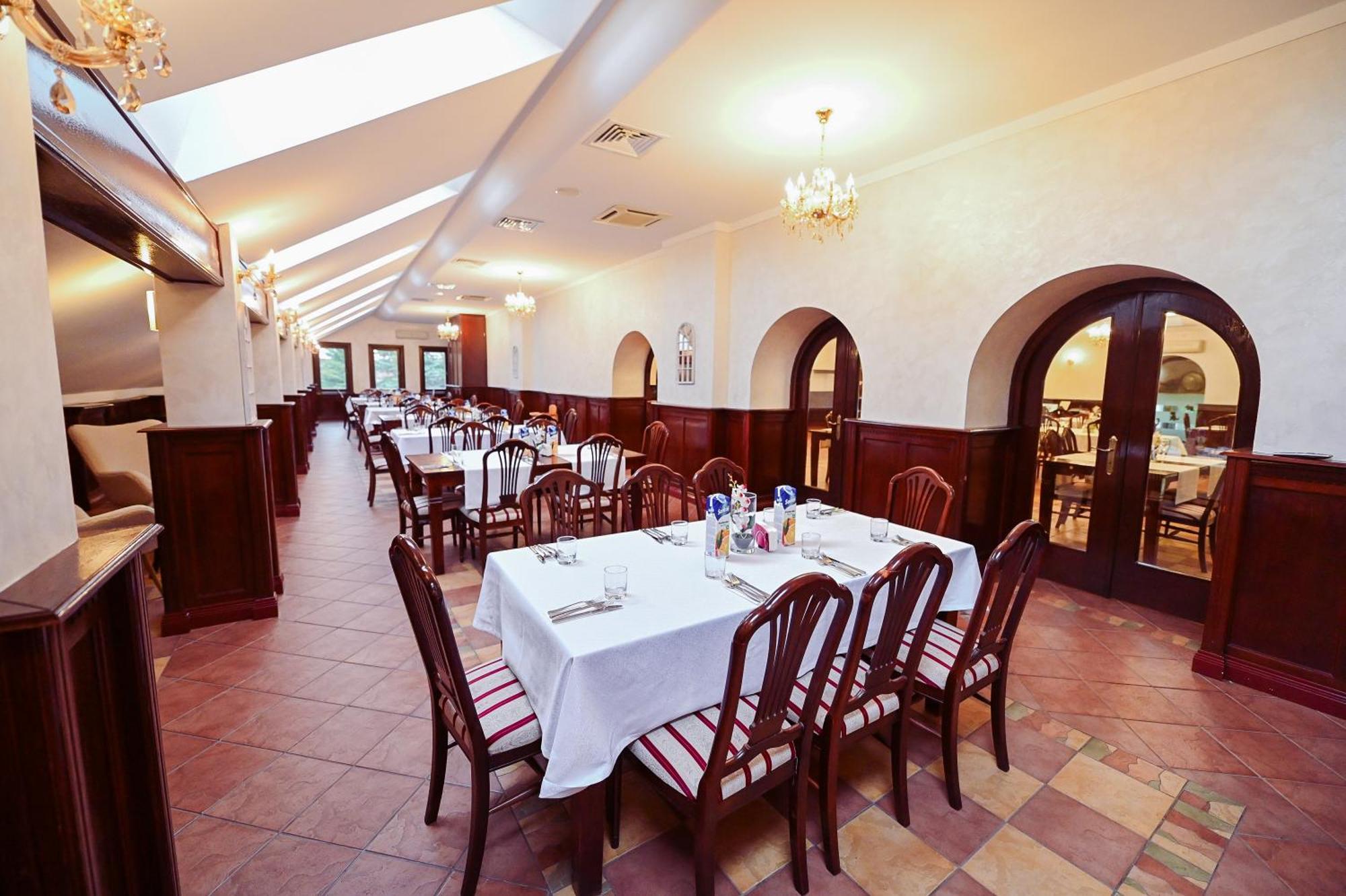Hotel Conacul Domnesc Scheia Exterior foto
