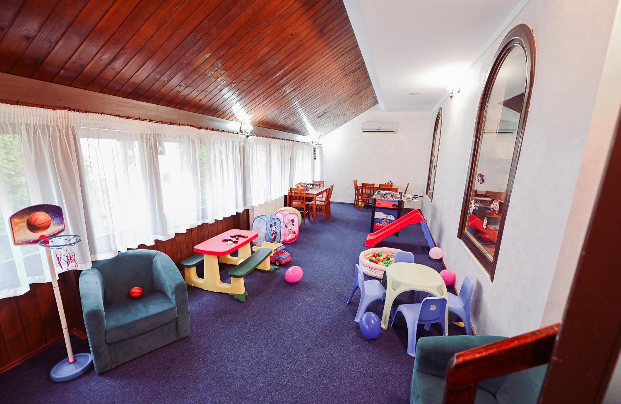 Hotel Conacul Domnesc Scheia Exterior foto
