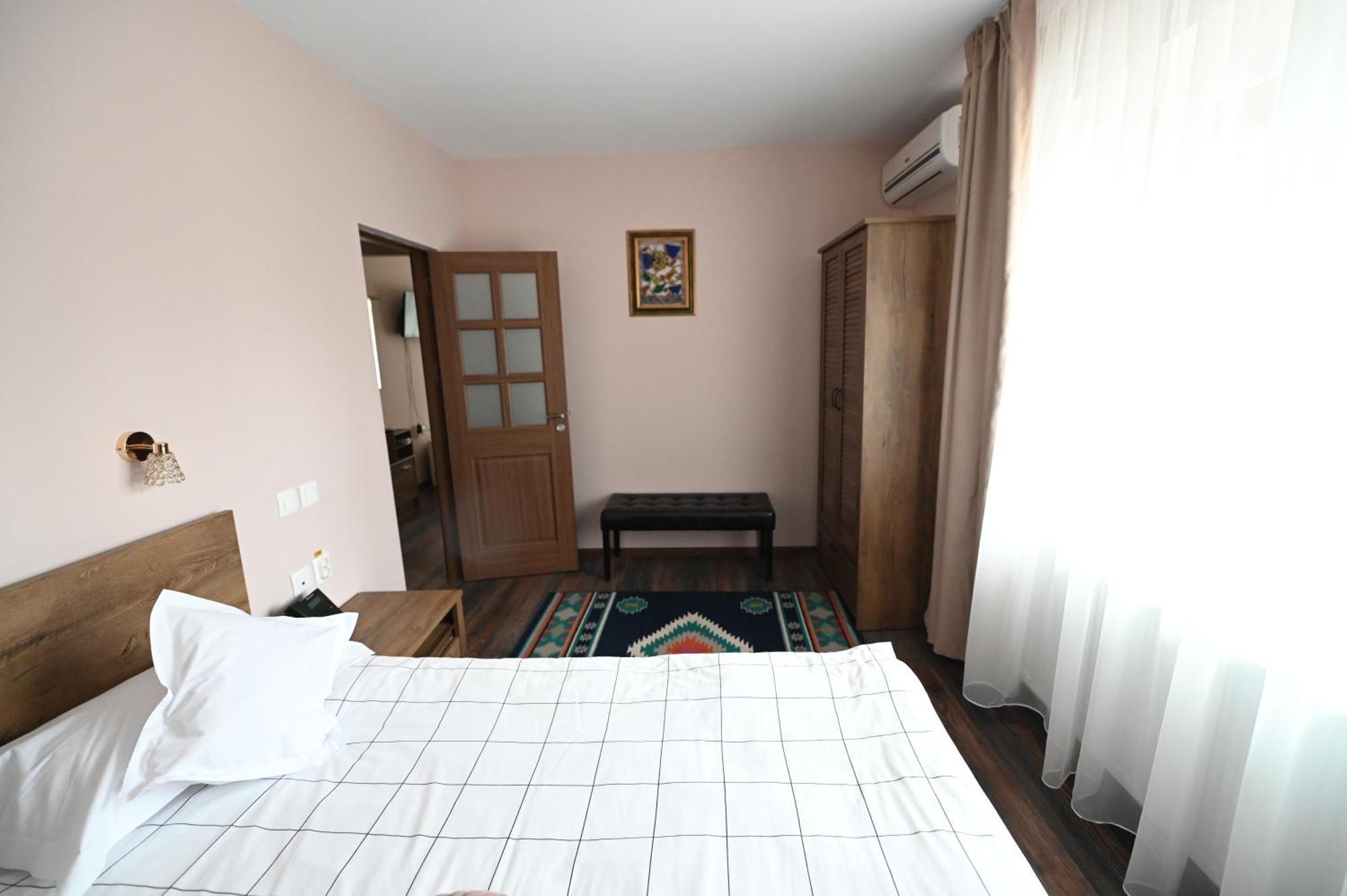 Hotel Conacul Domnesc Scheia Exterior foto